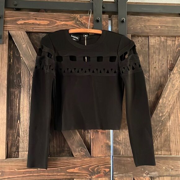 bebe black long sleeve cut out front top Small - Picture 1 of 6
